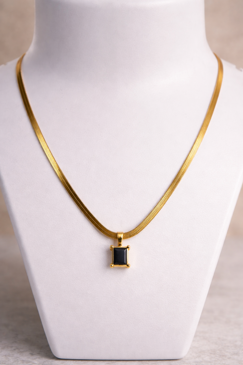 Noir Square Elegance Pendant